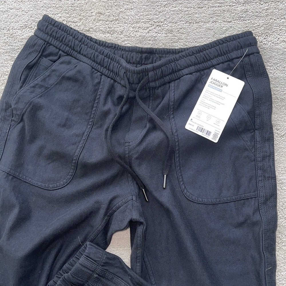 Athleta black jogger pant